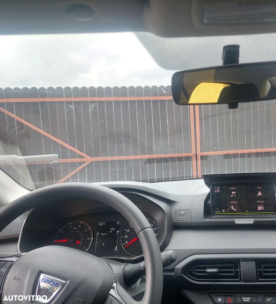 Dacia Logan SCe 65 Essential - 6