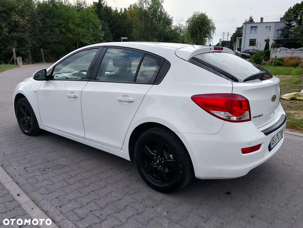 Chevrolet Cruze 1.6 LS - 6