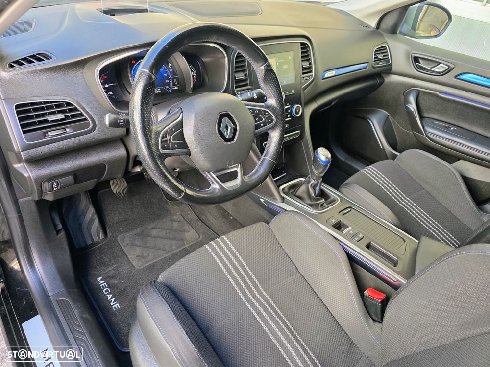 Renault Mégane Sport Tourer 1.5 dCi GT Line - 32