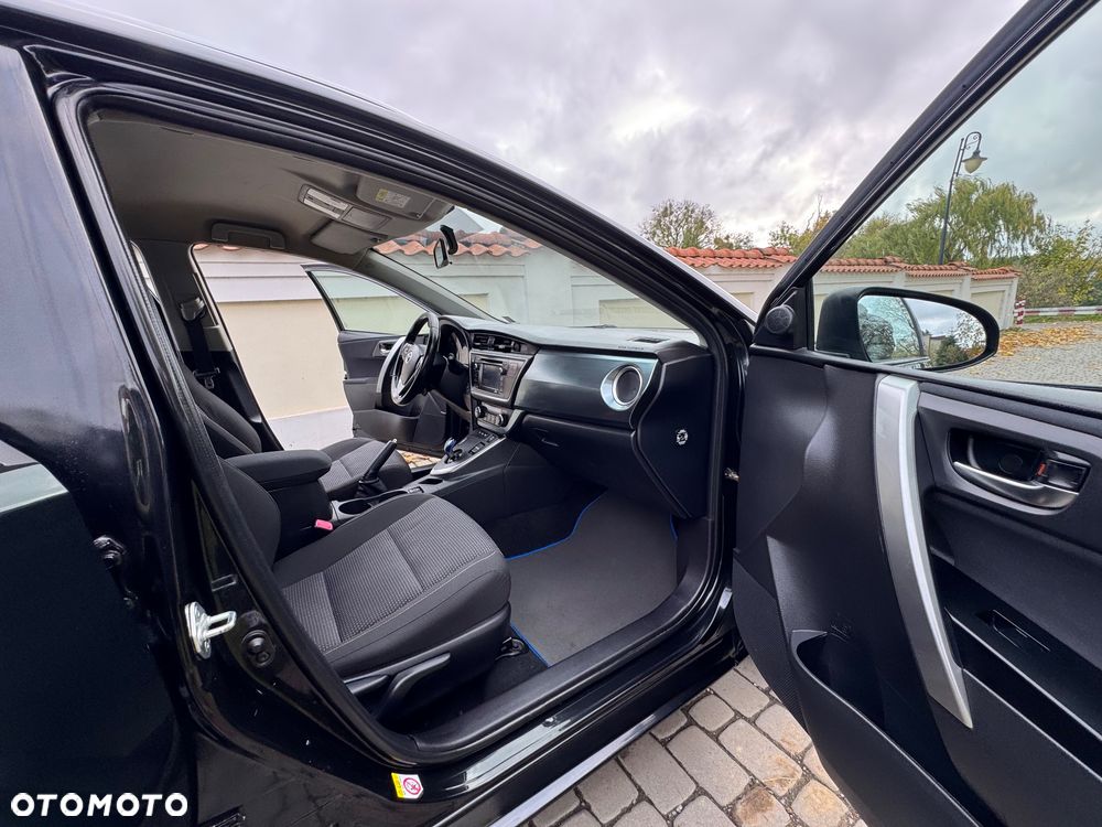 Toyota Auris 1.8 HSD Luna - 37