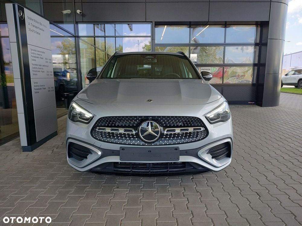 Mercedes-Benz GLA - 2