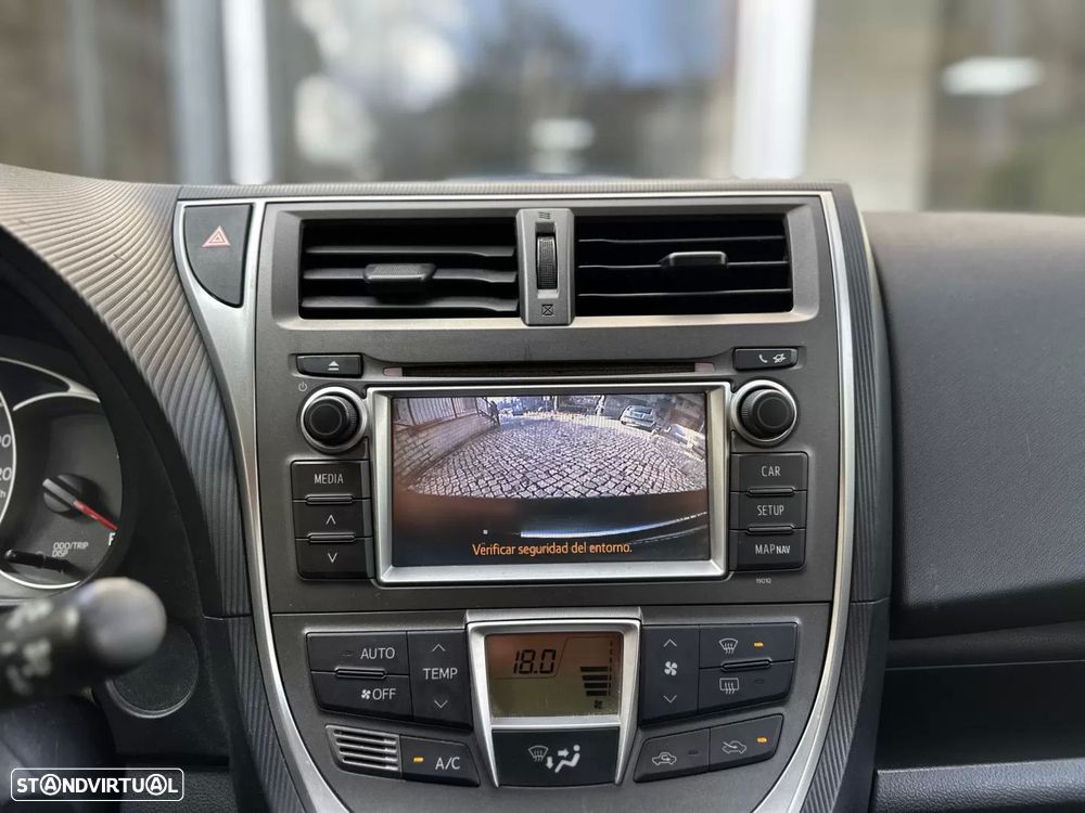 Toyota Verso-S 1.33 VVT-i Exclusive+Navi - 22