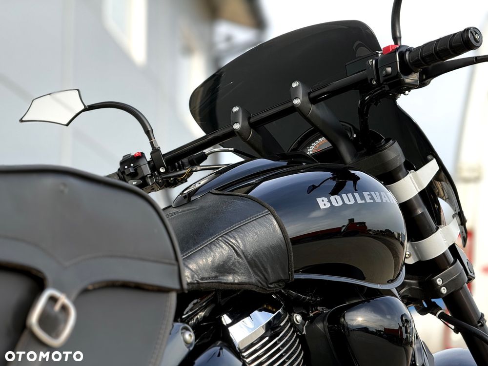 Suzuki Boulevard - 11