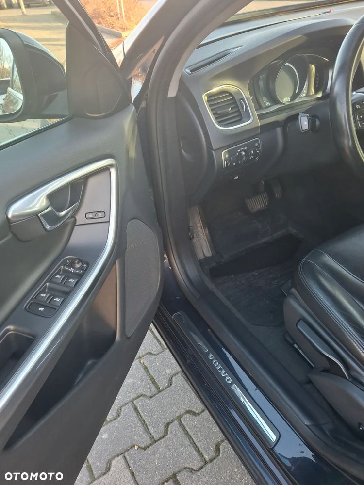 Volvo V60 D3 Drive-E Momentum - 18