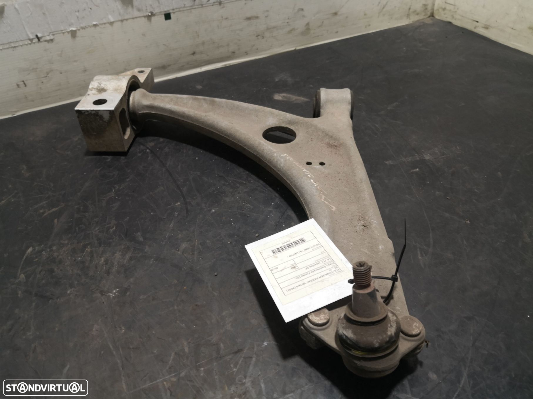 Braço Suspensão Frente Dto Volkswagen Passat Variant (3C5) - 3