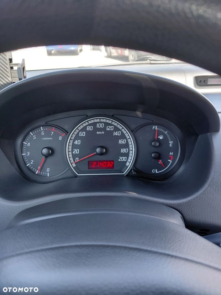Suzuki Swift - 8