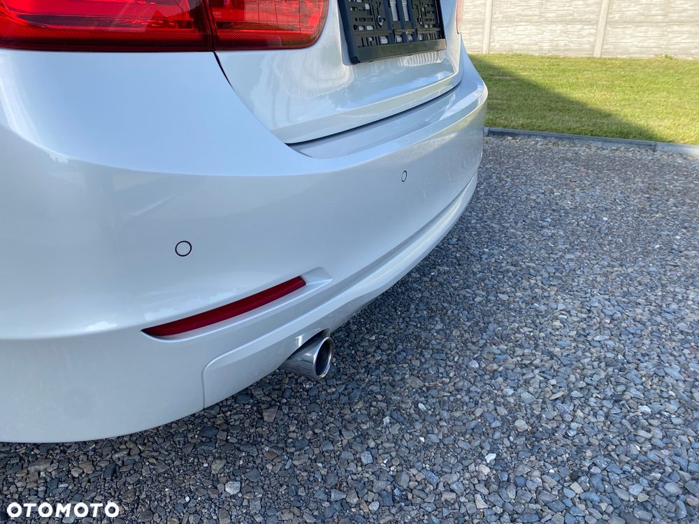 BMW Seria 3 318d Sport Line - 17