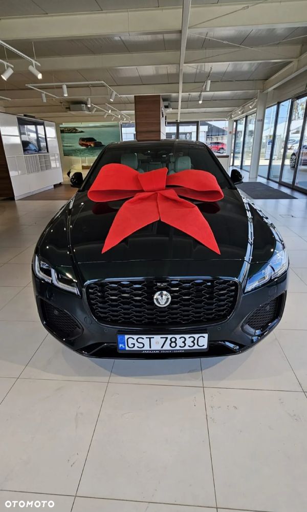 Jaguar XF 2.0 P300 AWD R-Dynamic HSE - 2