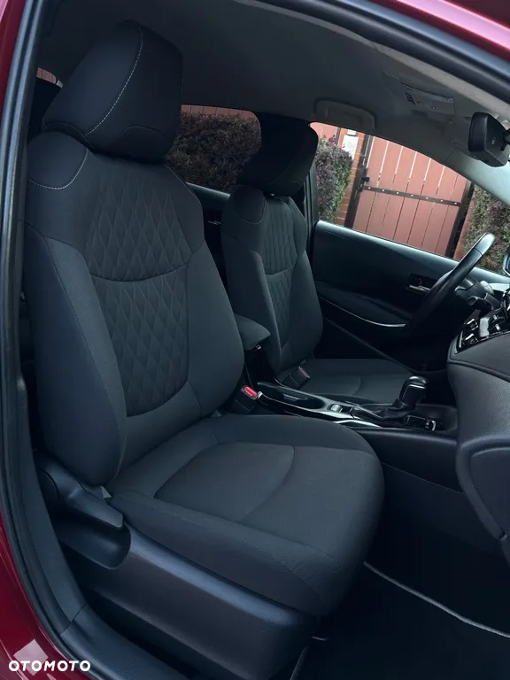 Toyota Corolla 1.8 Hybrid Executive - 32