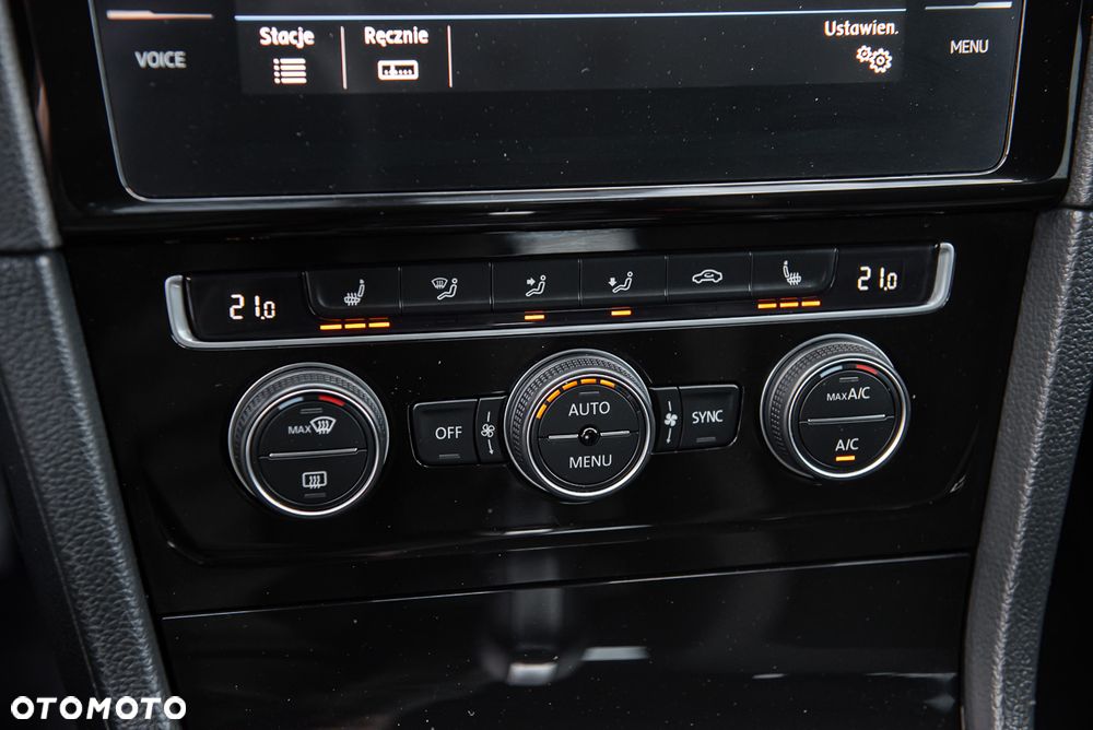 Volkswagen Golf - 24