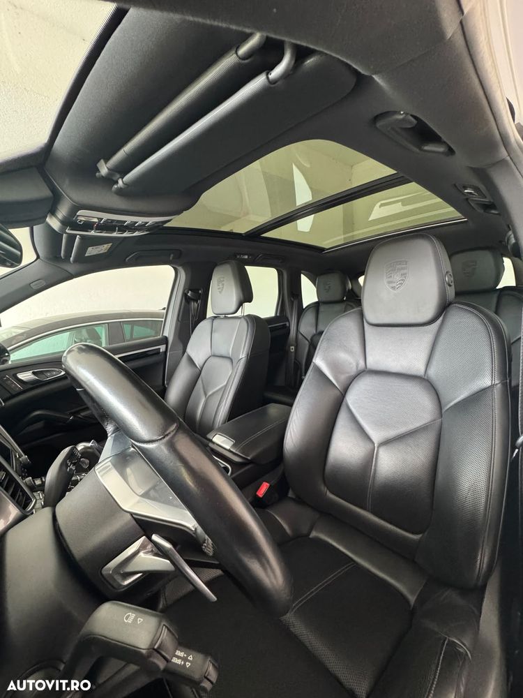 Porsche Cayenne 4.2 L S - 13