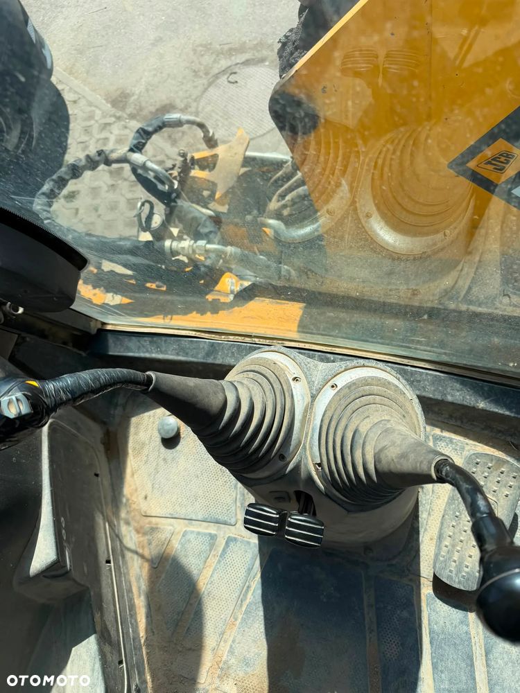 JCB 4CX - 5