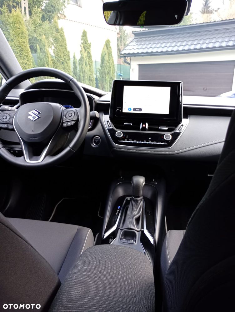 Suzuki Swace 1.8 Hybrid Premium Plus CVT - 12