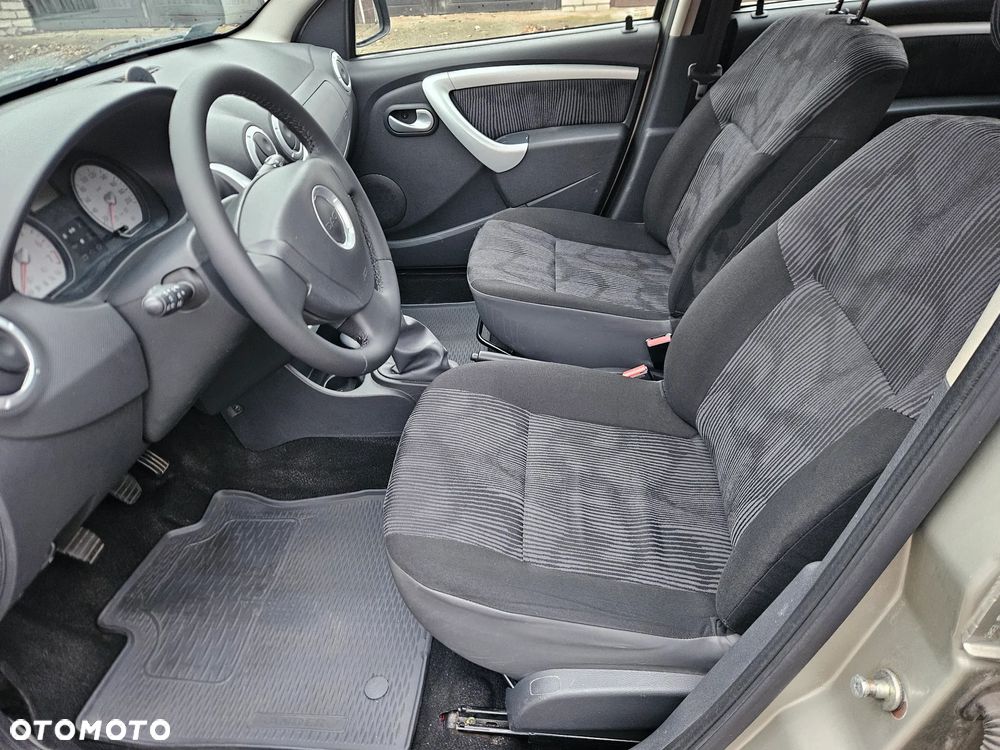 Dacia Sandero 1.6 Laureate - 7