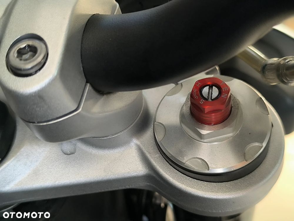 Triumph Street Triple - 26