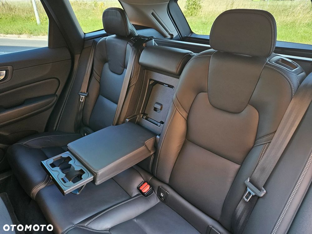 Volvo XC 60 B5 B AWD Plus Bright - 7