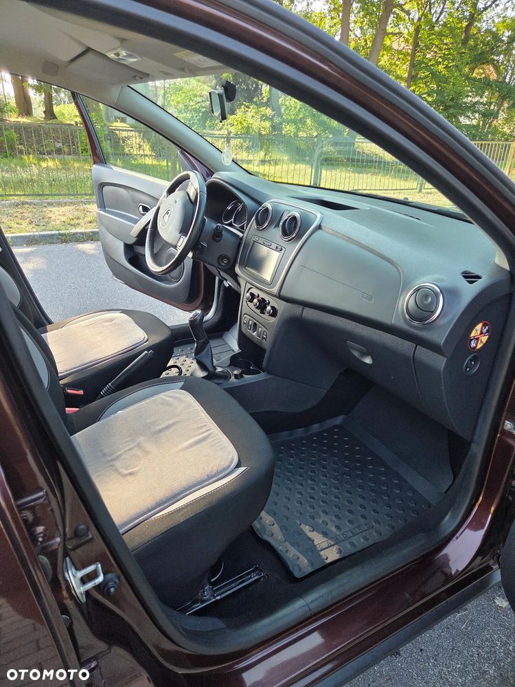 Dacia Sandero 0.9 TCe Laureate S&S EU6 - 10
