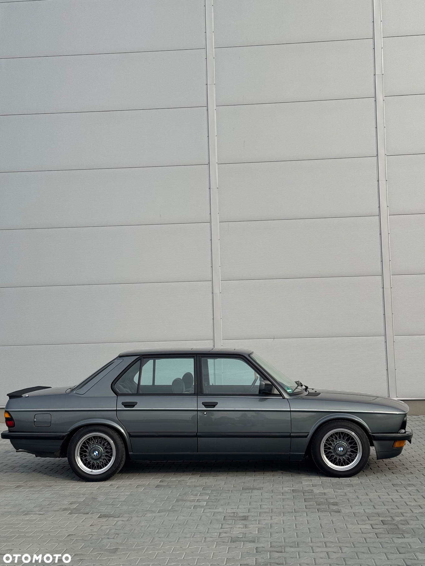 BMW Seria 5 520i - 6