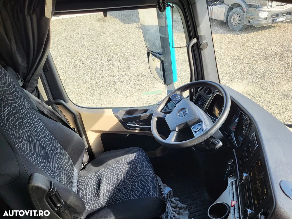 Mercedes-Benz ACTROS - 12