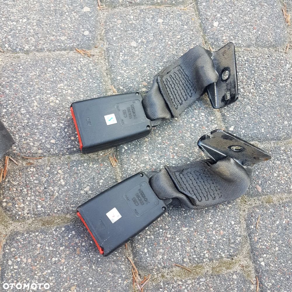 pas pasy zapinka wpinka klamra fotelika tył tylny fiat 500 - 7