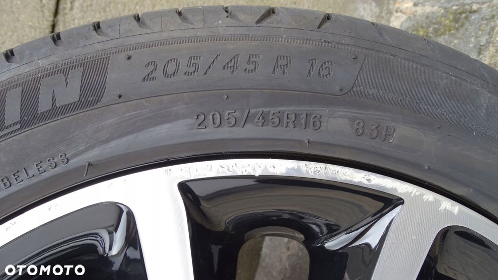 renault clio iv - felga 7jx16 4x100 et37 - 6