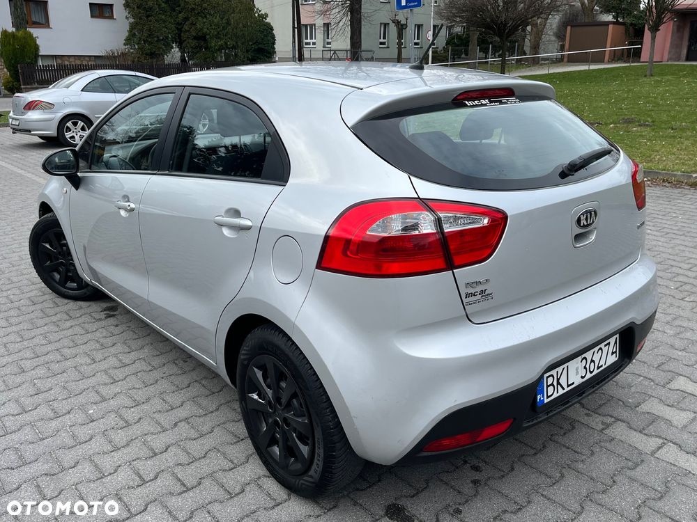Kia Rio 1.1 crdi M - 4