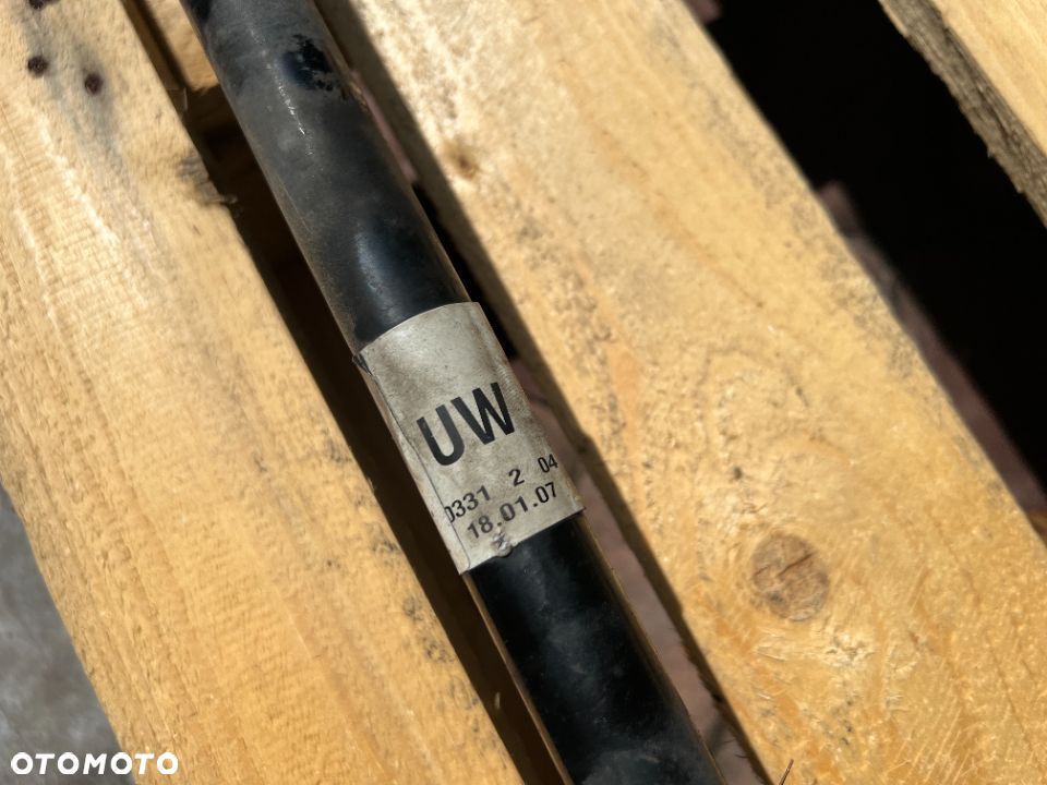 PÓŁOŚ PRAWA OPEL CORSA D 1.4 - 2