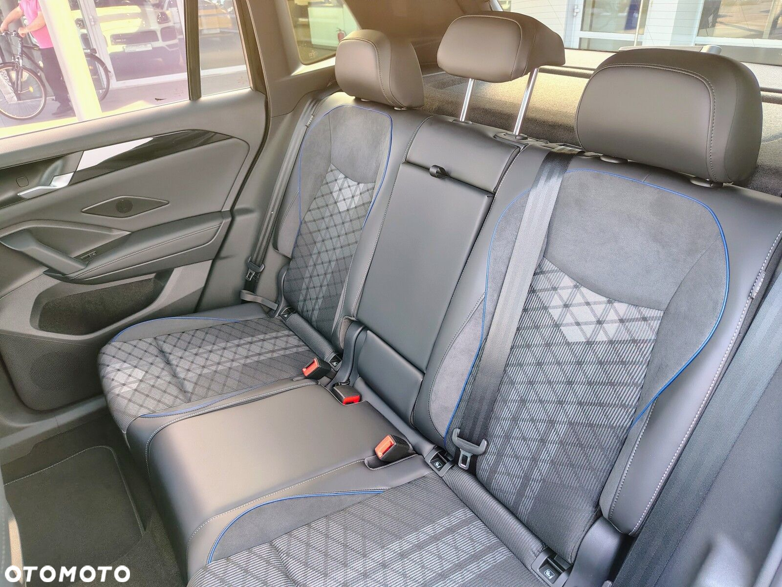 Volkswagen Tiguan - 12