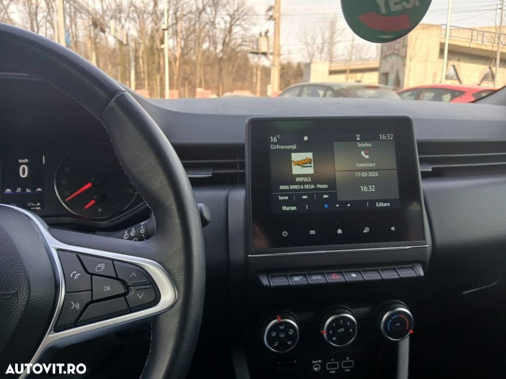 Renault Clio V TCe 90 CVT Techno - 8