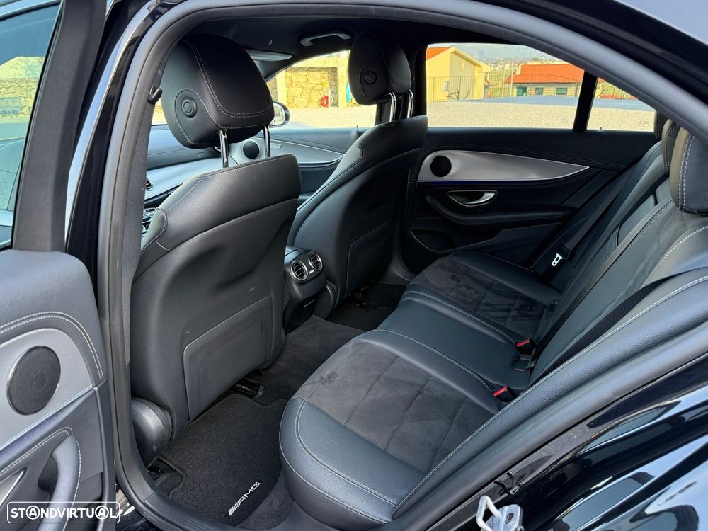 Mercedes-Benz E 300 de AMG Line - 21