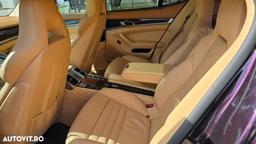 Porsche Panamera Turbo PDK - 11