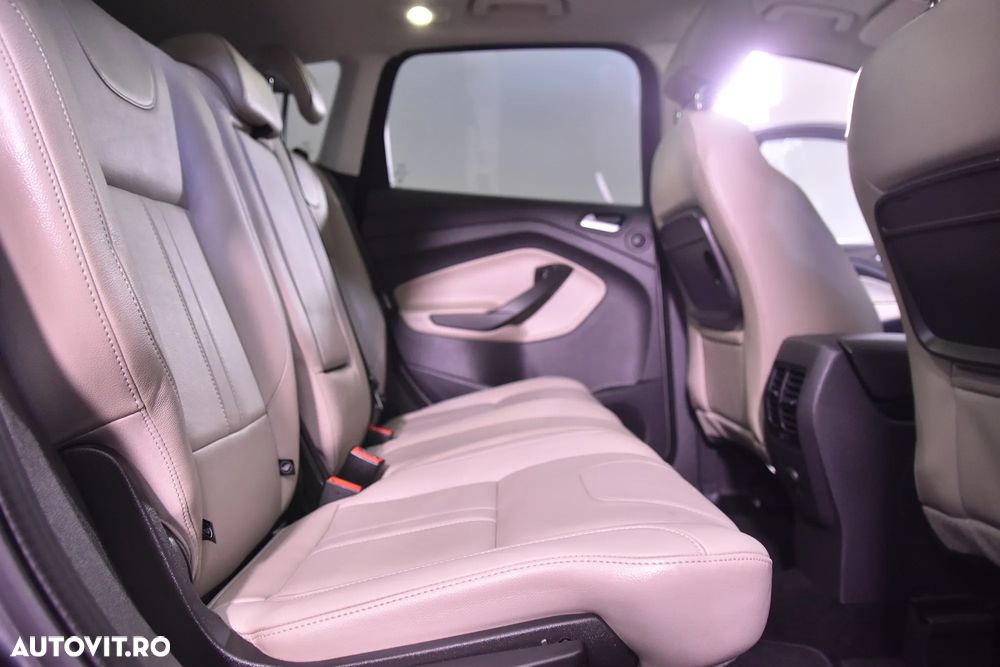 Ford Kuga - 12