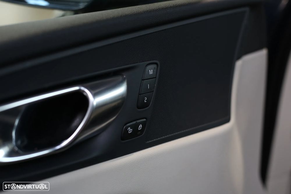 Volvo XC 60 2.0 T6 PHEV Inscription Expression AWD - 15