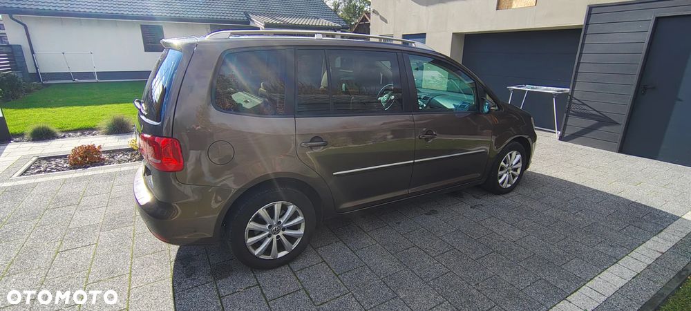Volkswagen Touran 2.0 TDI DPF Comfortline DSG - 4