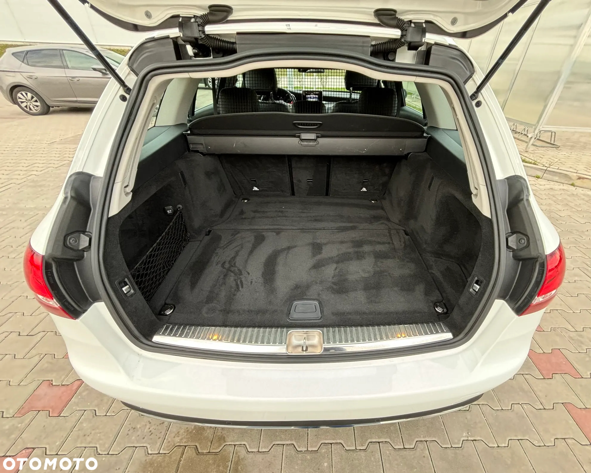 Mercedes-Benz Klasa C 180 7G-TRONIC - 7
