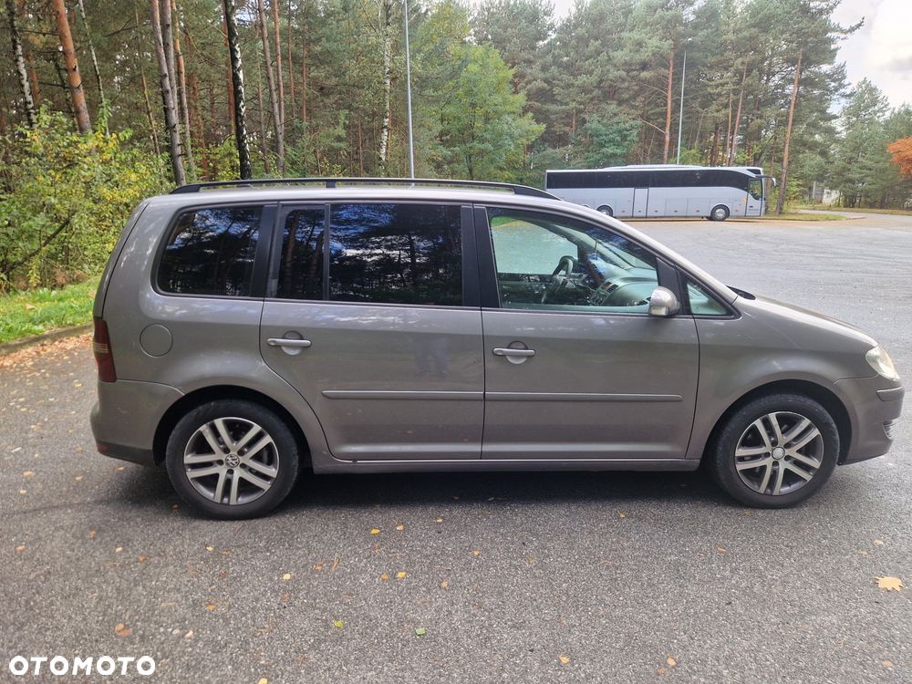 Volkswagen Touran - 5