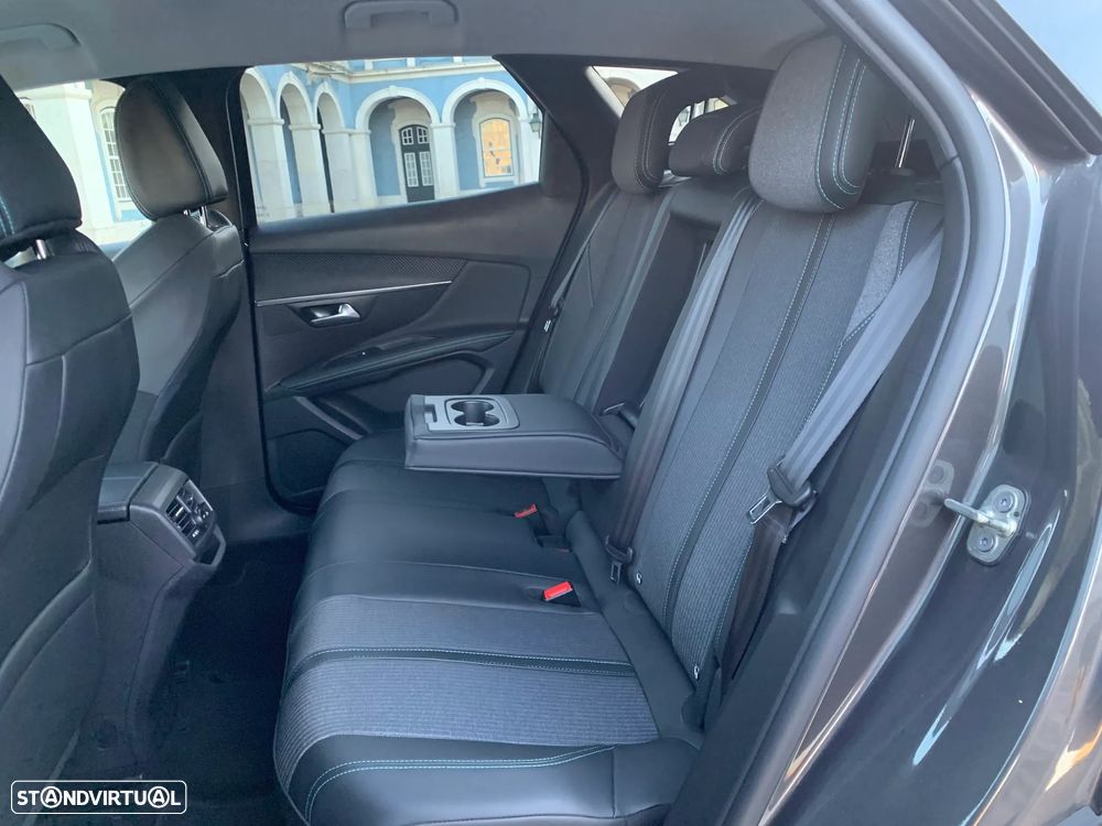 Peugeot 3008 1.5 BlueHDi Allure Pack EAT8 - 16