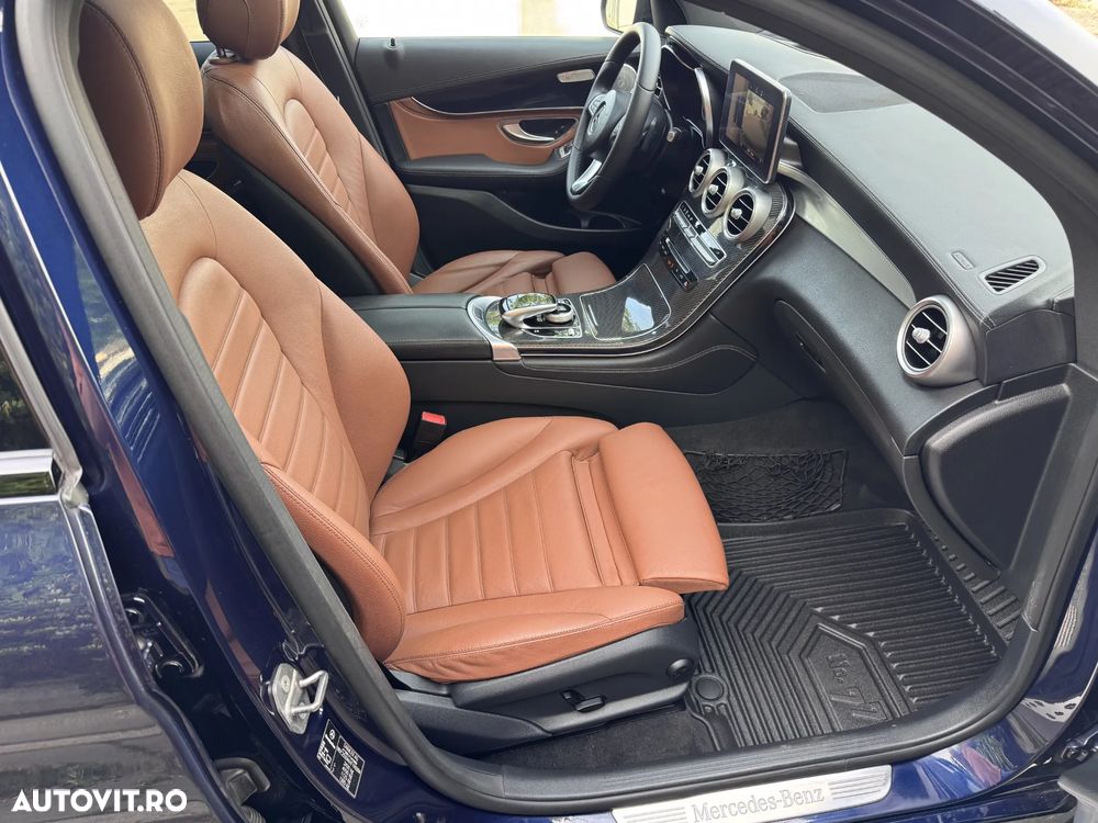 Mercedes-Benz GLC Coupe 250 4Matic 9G-TRONIC AMG Line - 28