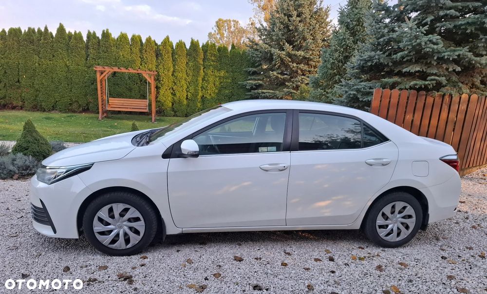 Toyota Corolla - 1