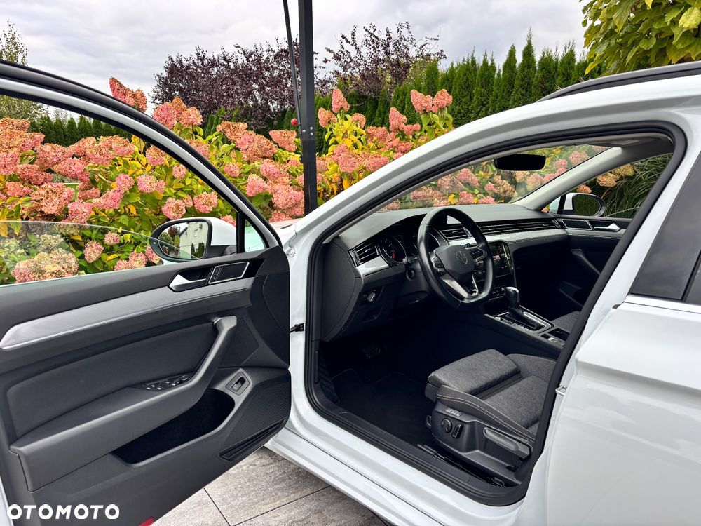 Volkswagen Passat - 25