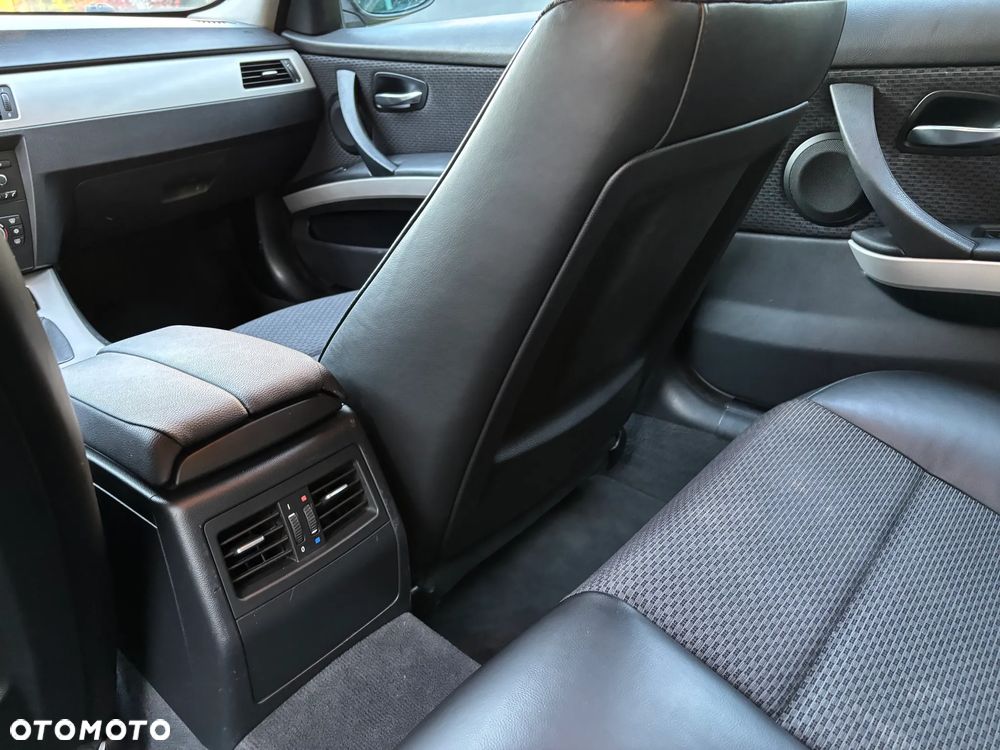 BMW Seria 3 318d - 19