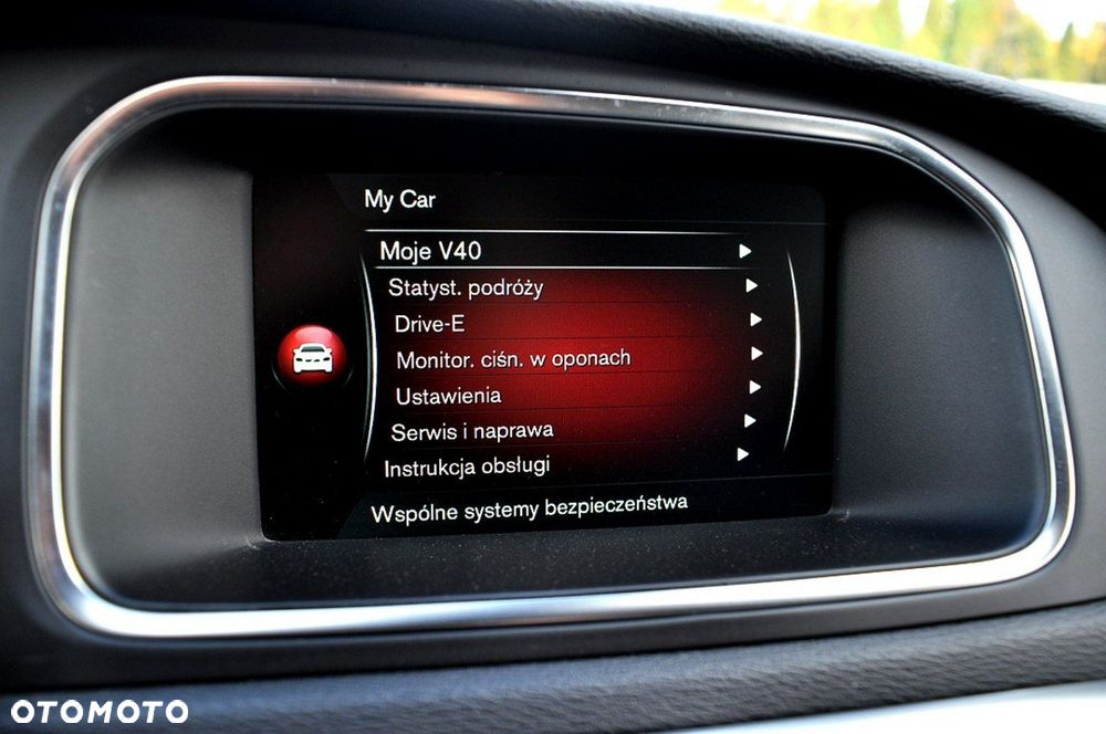 Volvo V40 D2 Drive-E R-Design Momentum - 28