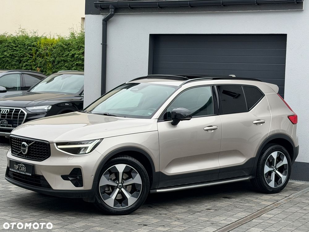 Volvo XC 40 B4 AWD Ultimate Dark - 19