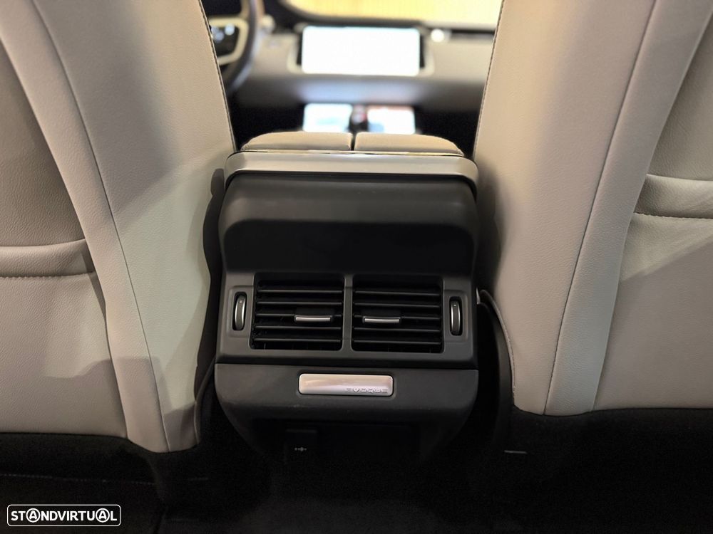 Land Rover Range Rover Evoque P300e S - 29