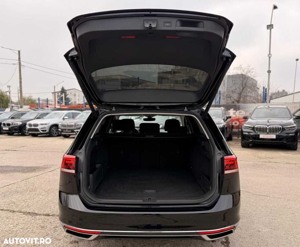 Volkswagen Passat - 13