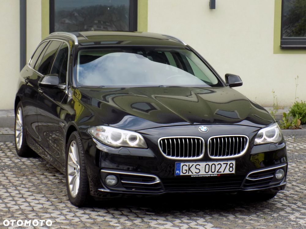 BMW Seria 5 525d Touring Sport-Aut Luxury Line