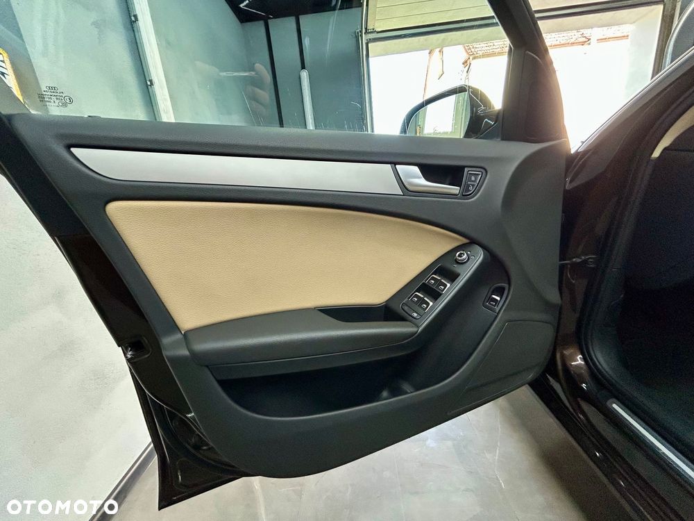 Audi A4 Avant 2.0 TDI Multitronic - 32