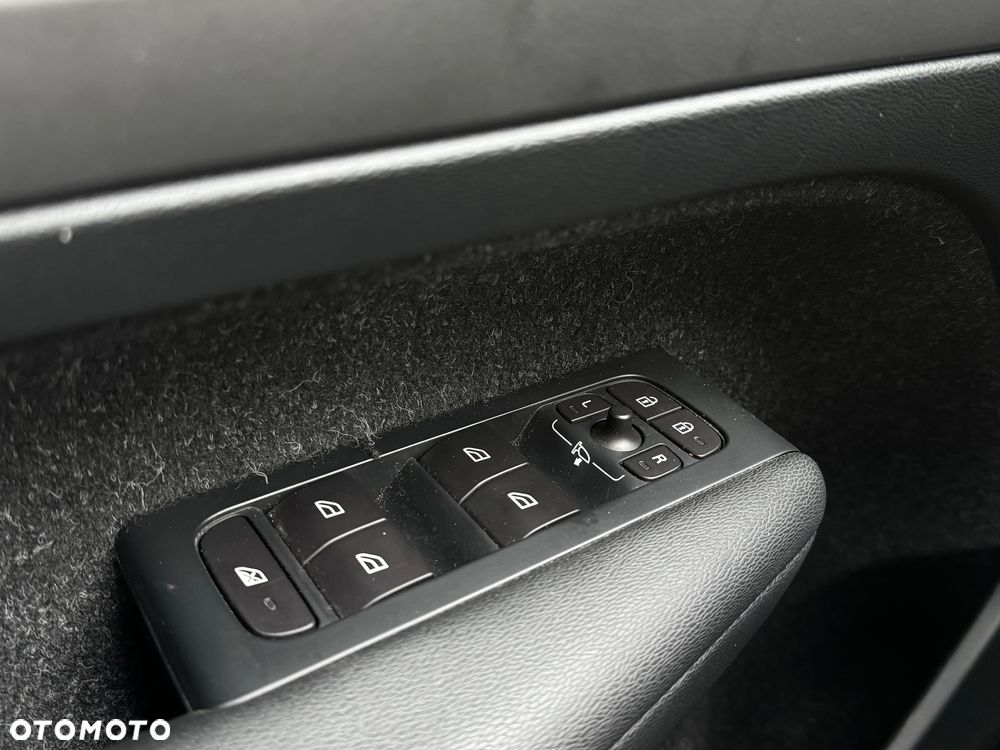 Volvo XC 40 D3 SCR R-Design - 16