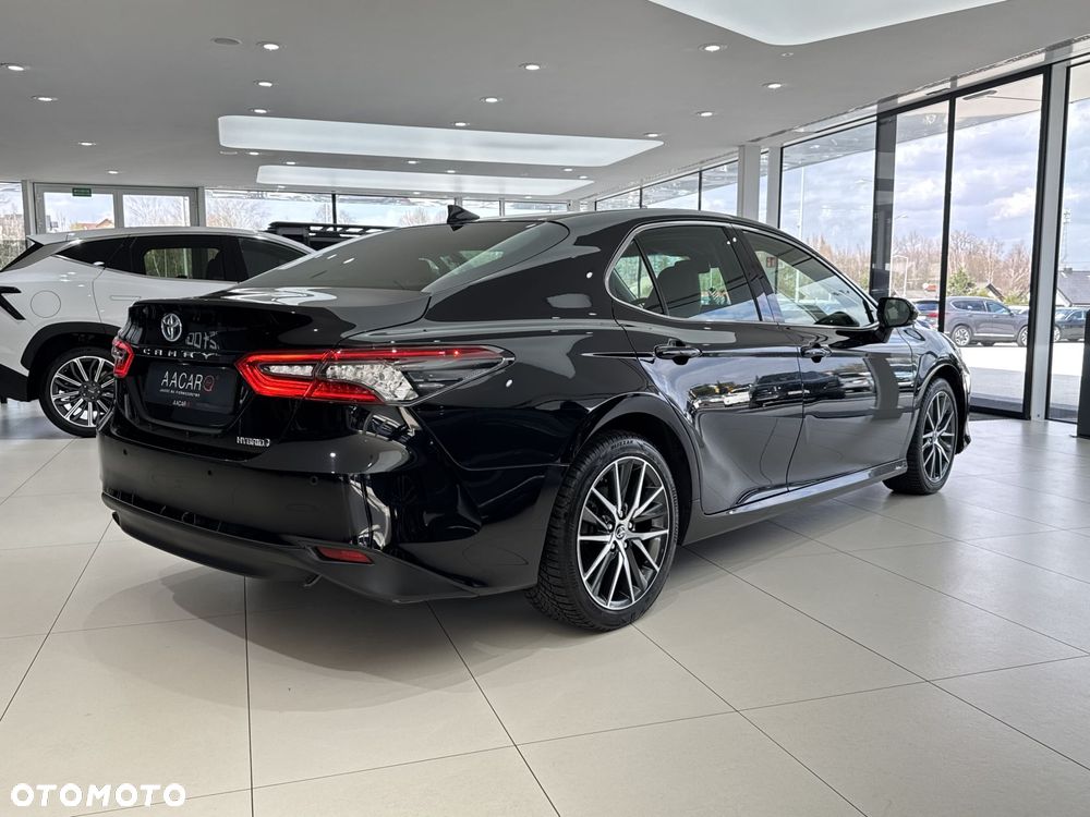 Toyota Camry - 5