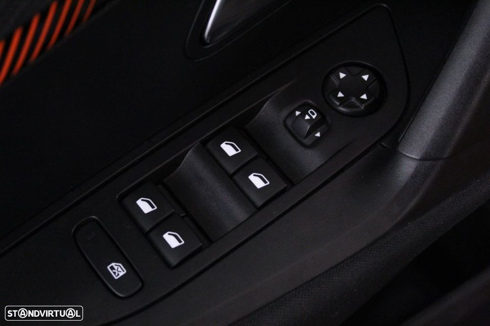 Peugeot 2008 1.5 BlueHDi Active Pack EAT8 - 20